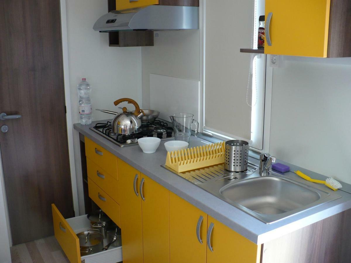 Victoria Mobilehome In Centro Vacanze San Francesco Duna Verde Exteriör bild