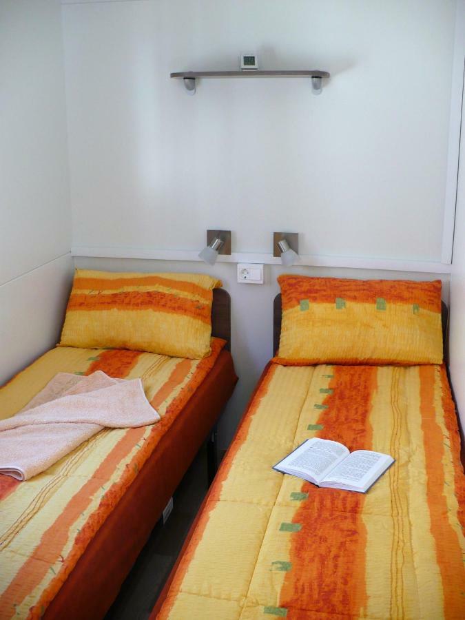 Victoria Mobilehome In Centro Vacanze San Francesco Duna Verde Exteriör bild